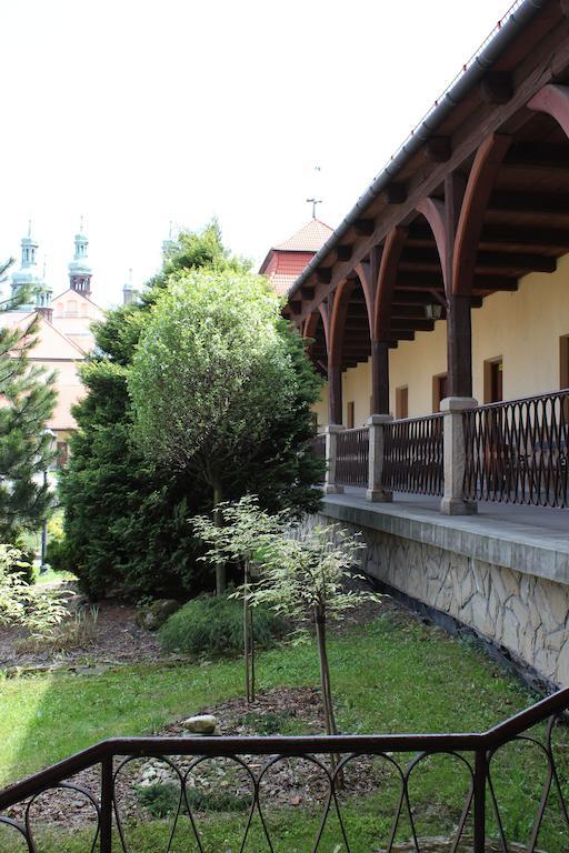 Отель Dom Pielgrzyma Кальвария-Зебжидовская Экстерьер фото